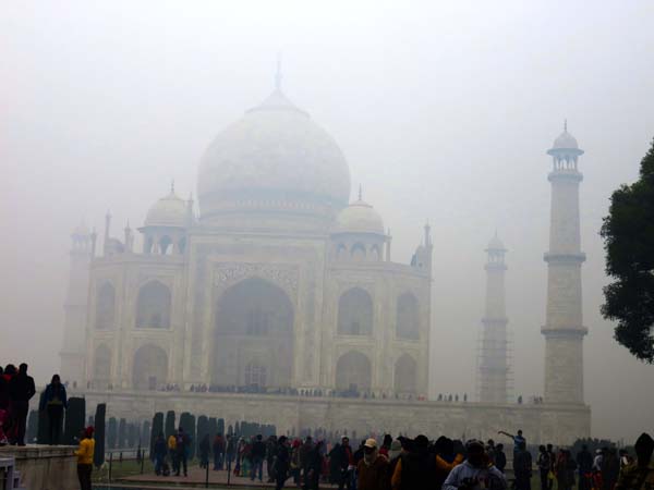 an image of the Taj Mahal in Agra