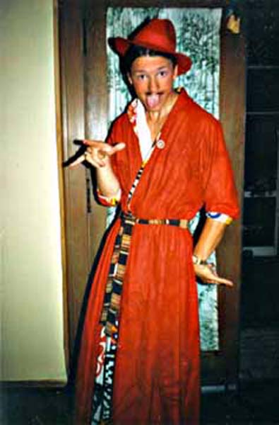 Lee in his pimp daddy robe