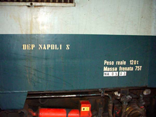 napoli sign at train station