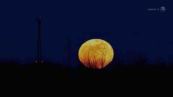 Harvest Moon photograph from Science @ NASA