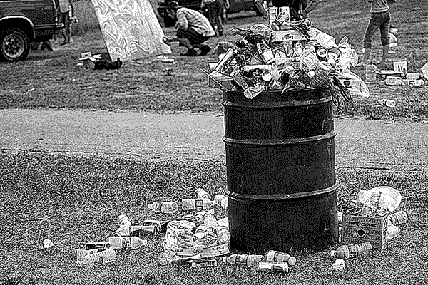 Garbage Overflow B_amp_W_01, art by David Matson