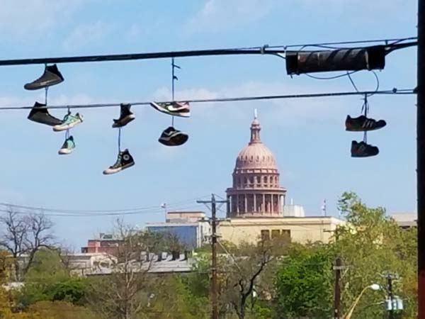 20180326hanging-shoes4cap